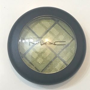 MAC| (Enviably fun ) Eyeshadow